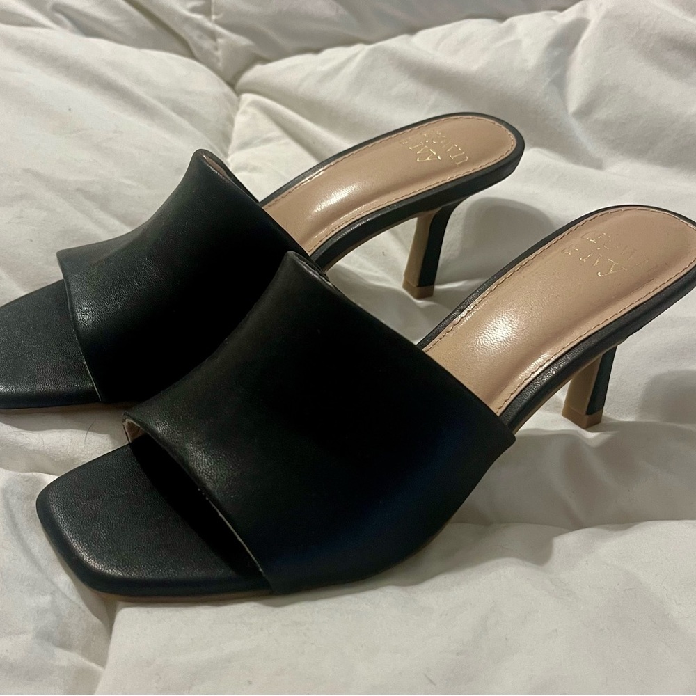 Crown & Ivy Women's Heeled Mules